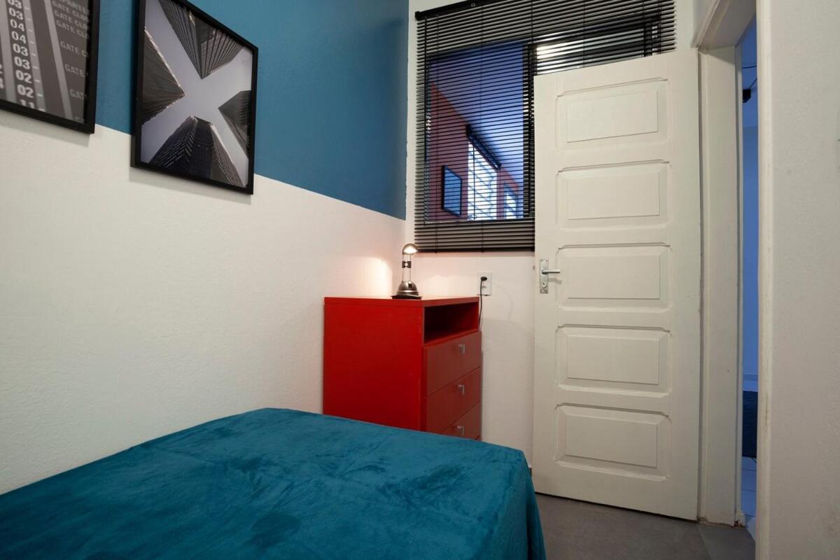 2 Dorm Em Um Predio Charmoso Da Decada De 1950 * São Paulo
