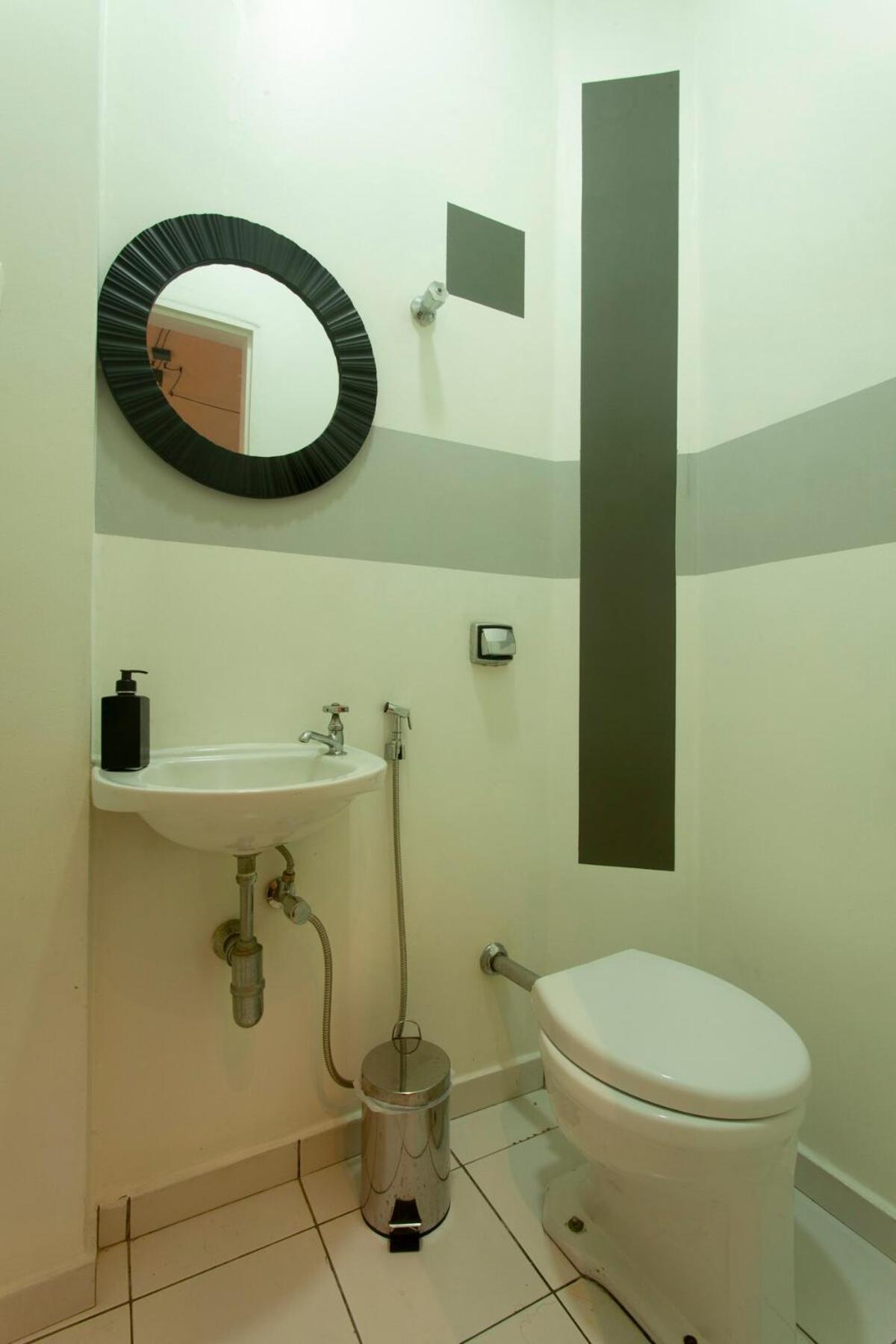 Apartamento 2 Dorm Em Um Predio Charmoso Da Decada De 1950 *