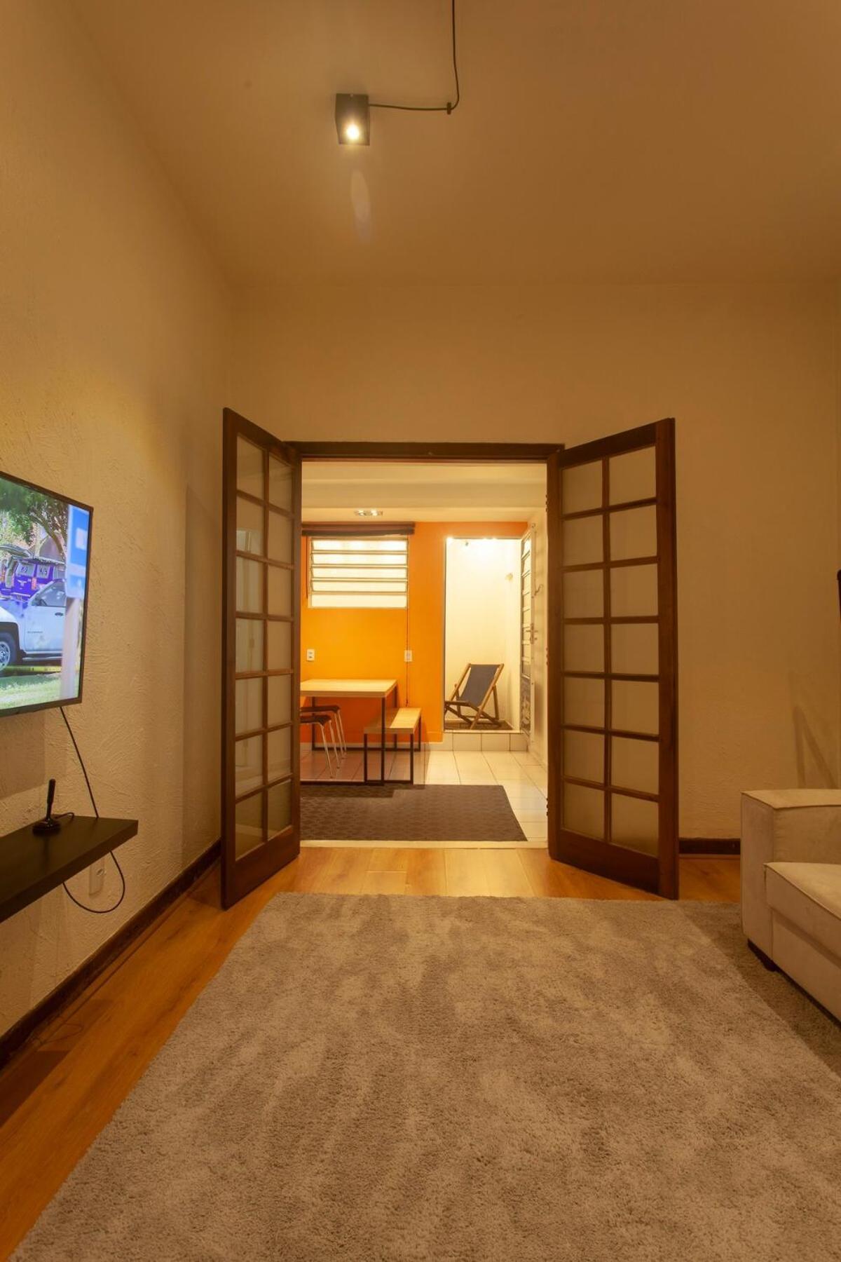 2 Dorm Em Um Predio Charmoso Da Decada De 1950 * São Paulo